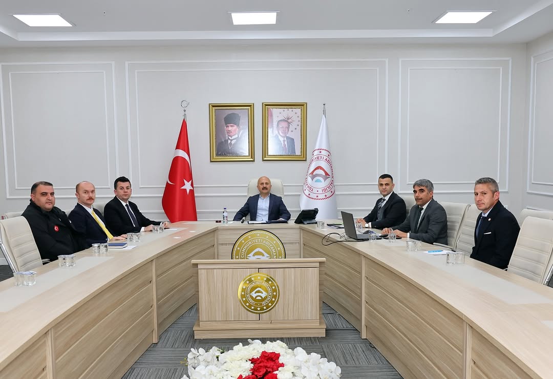 Adıyaman Valiliği İl Göç İdaresi Personelinin Kamu Kurumlarına Dağıtılması Değerlendirme Toplantısı