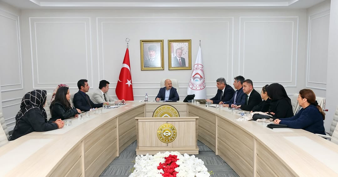 Valimiz Dr. Osman Varol, İş Arayan Vatandaşları Kabul Etti