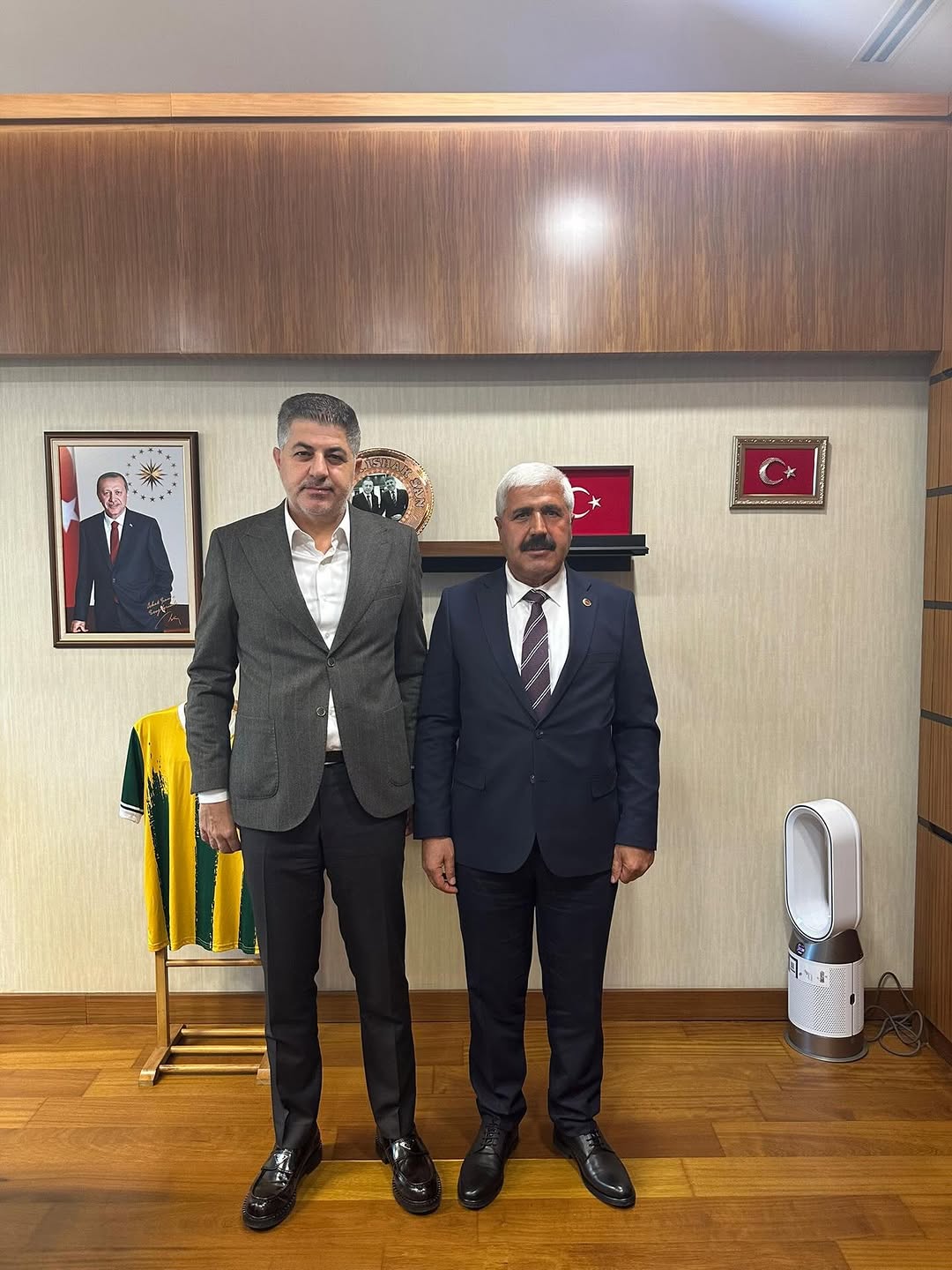 TBMM Başkanlık Divan Katip Üyesi Doç. Dr. İshak Şan'dan Teşekkür Mesajı