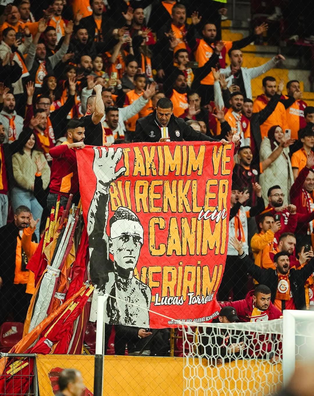 Galatasaray Taraftarı Takımını NextLevel'a Taşımak İçin Tribünde!