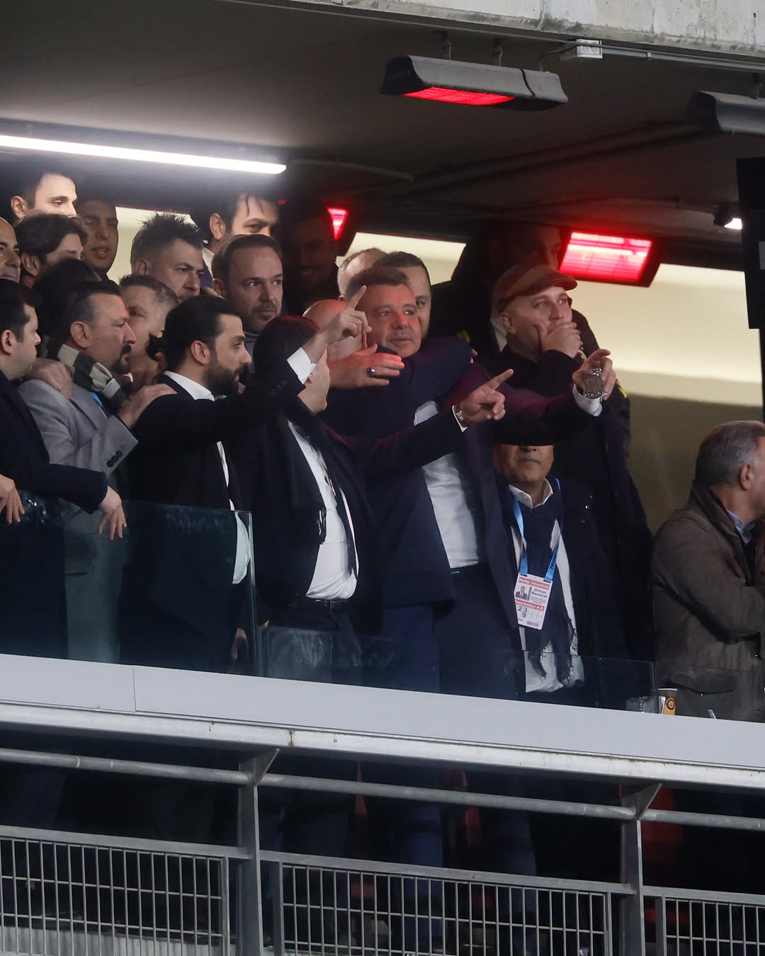 Fenerbahçe Spor Kulübü'nden Jhon Duran'ın Golü Sonrası Başkan Sadettin Saran'a Teşekkür