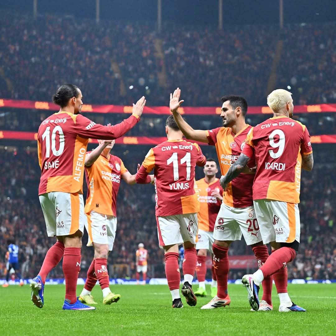 Galatasaray Ailesine İyi Geceler Mesajı