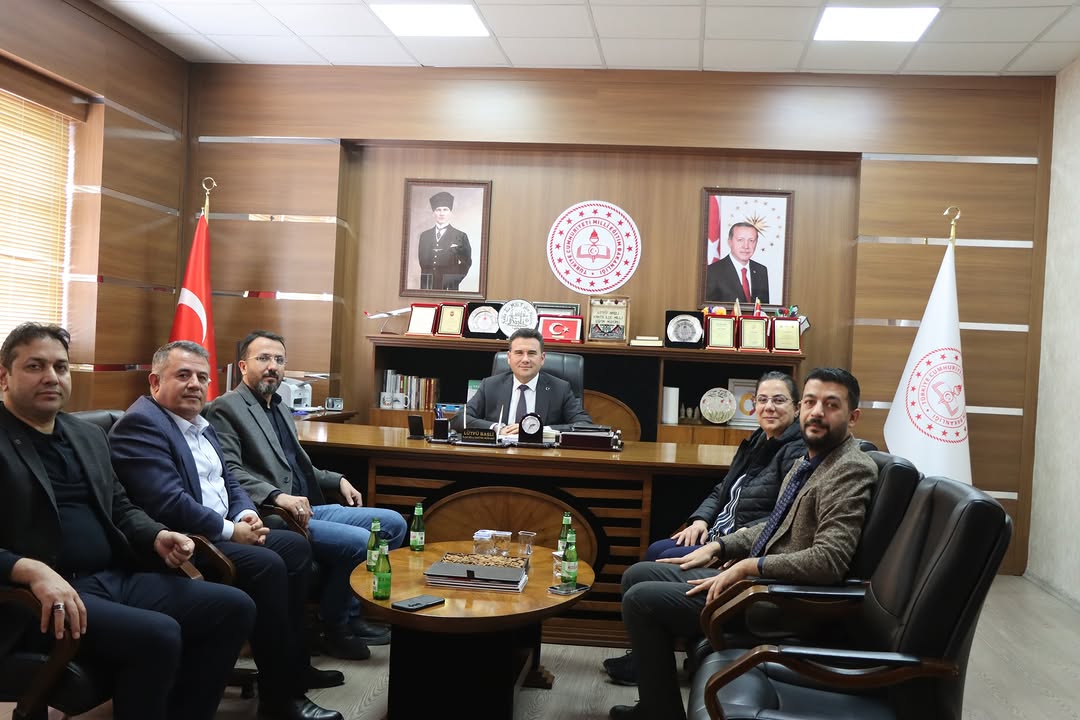 Kahta Devlet Hastanesi Başhekimi ve Başhekim Yardımcısı İlçe Millî Eğitim Müdürü'nü Ziyaret Etti