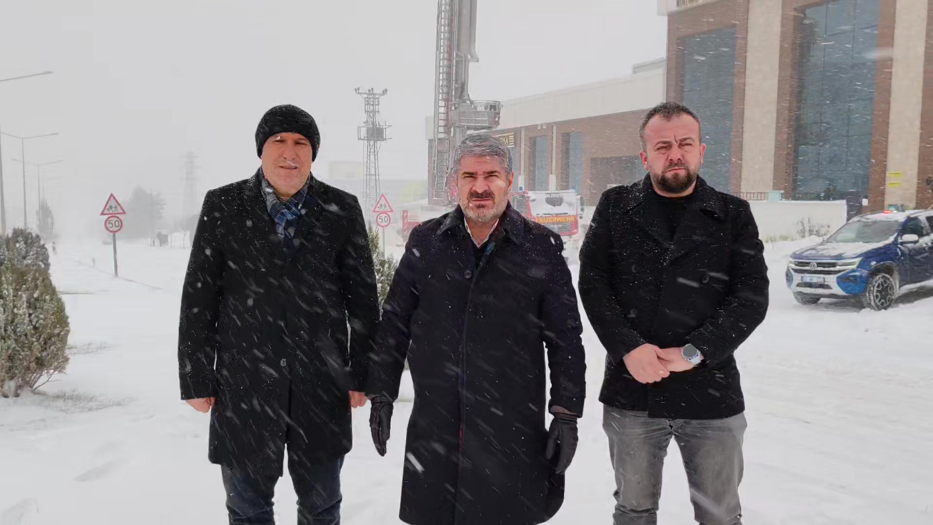 Besni Belediyesi Tüm Ekipleriyle Kar Yağışı Nedeniyle Sahada