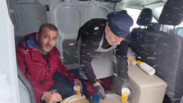 Adıyaman Belediyesi'nden Kar Suyu ve Çorba Bereketi