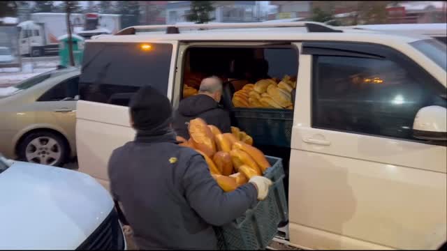 Adıyaman Belediyesi'nden Kar Altında Sıcak Destek Hizmeti