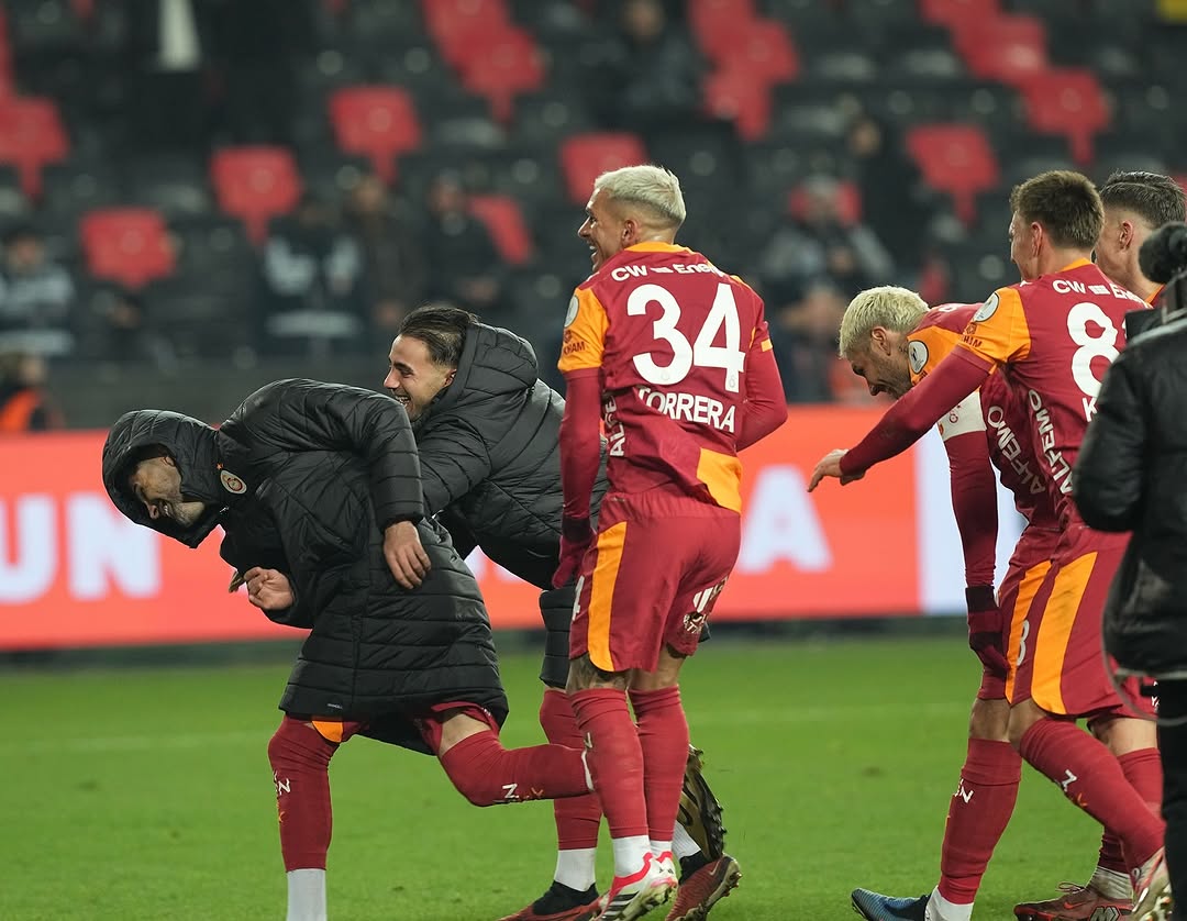 Galatasaray Ailesine İyi Geceler Mesajı