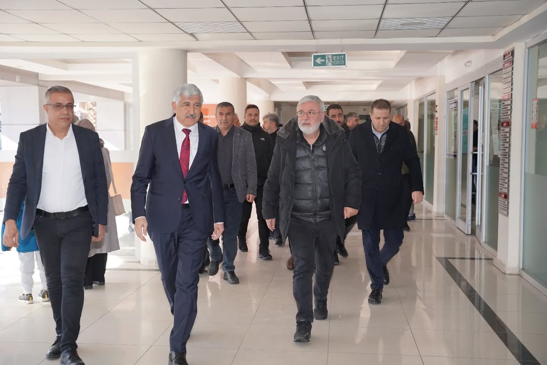 Mehmet Metiner ve Musa Yıldırım Kahta Belediye Başkanı Mehmet Can Hallaç'ı Ziyaret Etti
