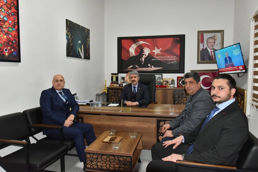 Adıyaman Gençlik ve Spor İl Müdürü Sn. Hüseyin Elüstü, Besni Belediye Başkanı Sn. Reşit Alkan'ı Ziyaret Etti