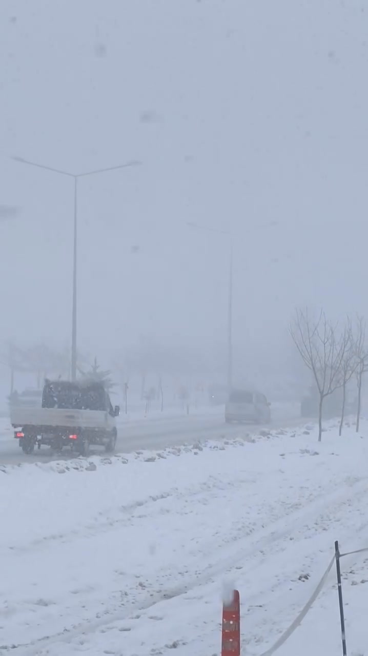 Besni Belediyesi'nin Karla Mücadele Çalışmaları