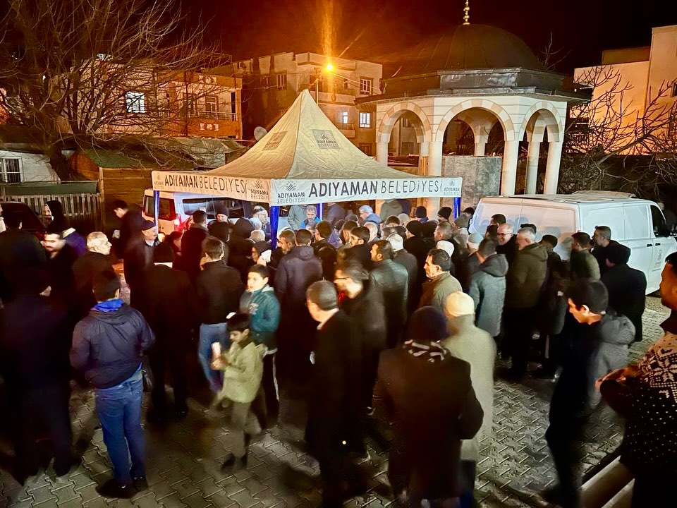 Adıyaman Belediyesi'nin Miraç Kandili'nde Hemşehrilerine Yaptığı İkram