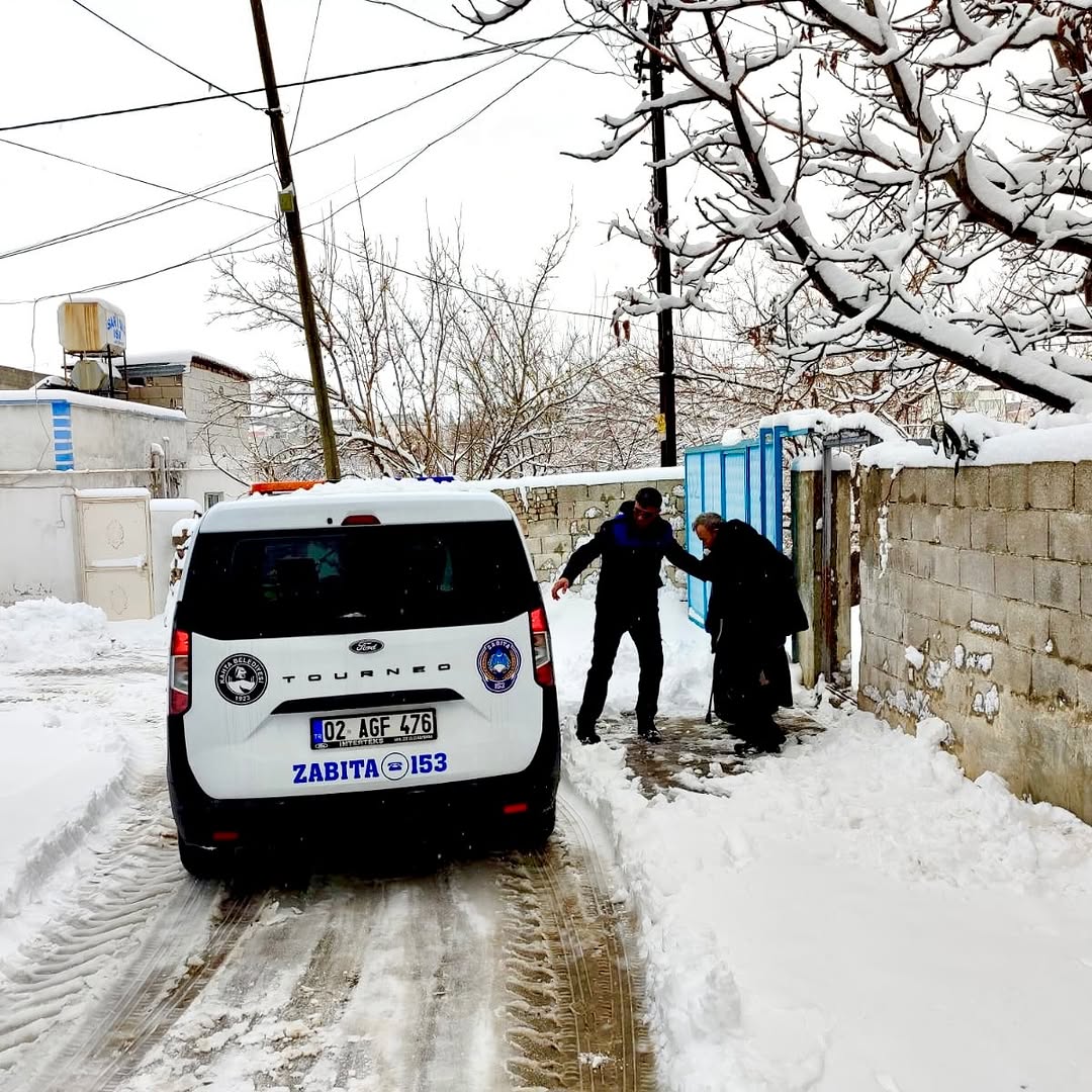 Kahta Belediyesi'nden Diyaliz Hastasına Yardım Eli