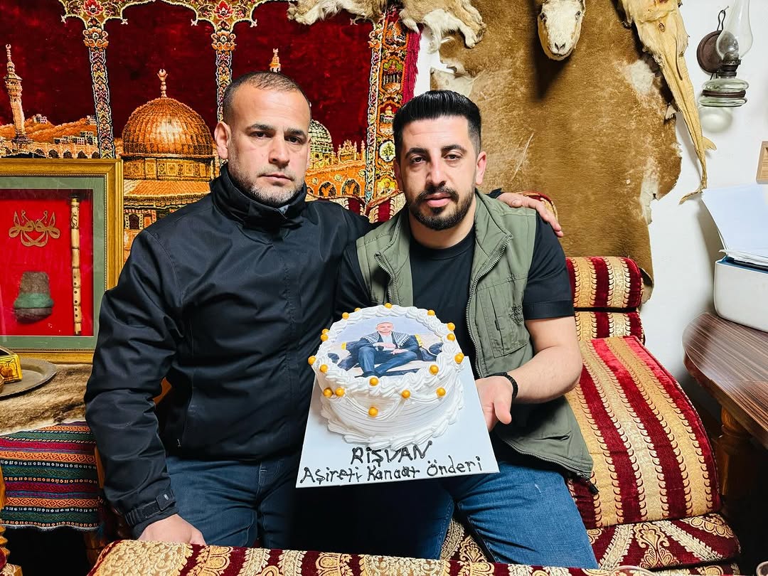 İşadamı Abdulvahap Can, Kahta'da Beyzade Baklavaları Sahibi Sadi Göğüs'e Nazik Ziyarette Bulundu