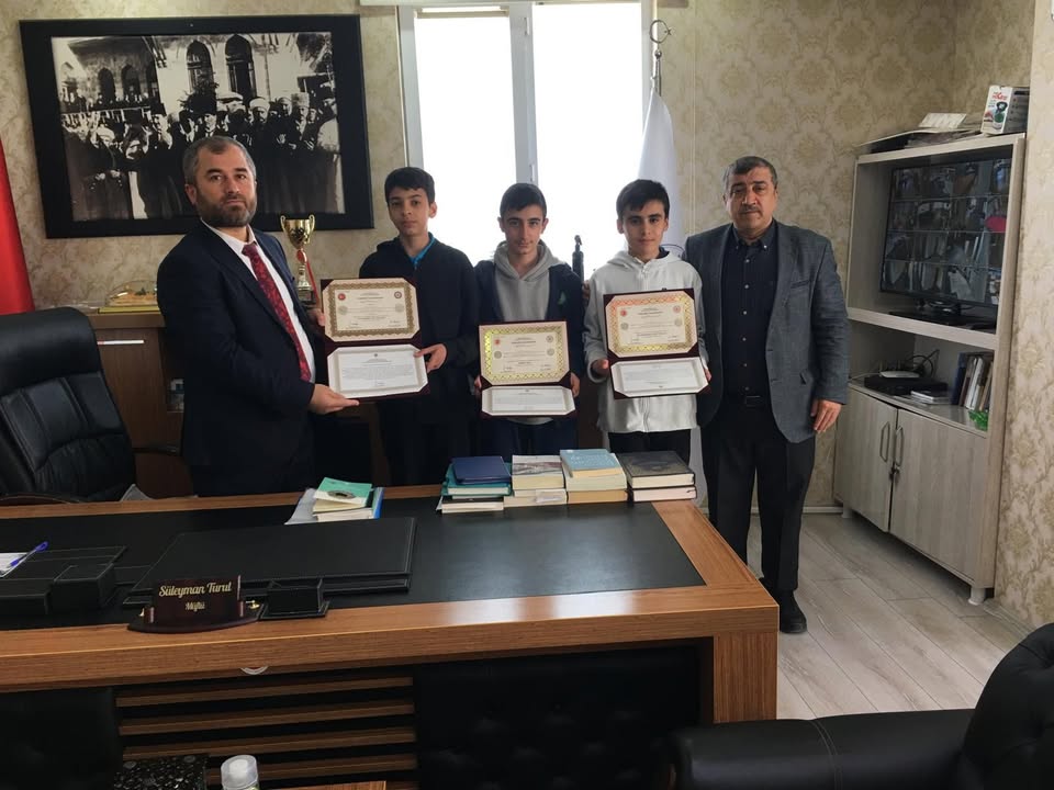Kahta Müftülüğü'nden 3 Öğrenciye Hafızlık Belgeleri