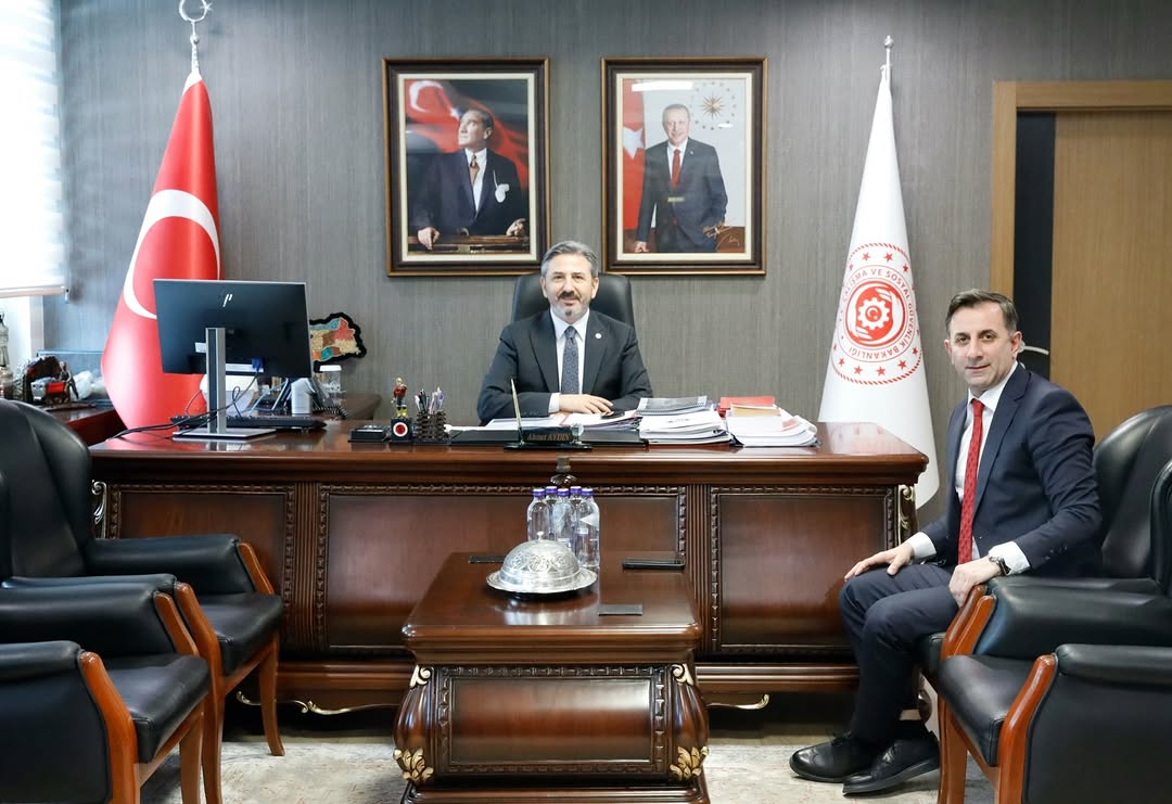 Dünya Gençlik Konseyi Genel Başkanı Hüseyin Celep'i Bakanlıkta Ahmet Aydın  Misafir Etti.