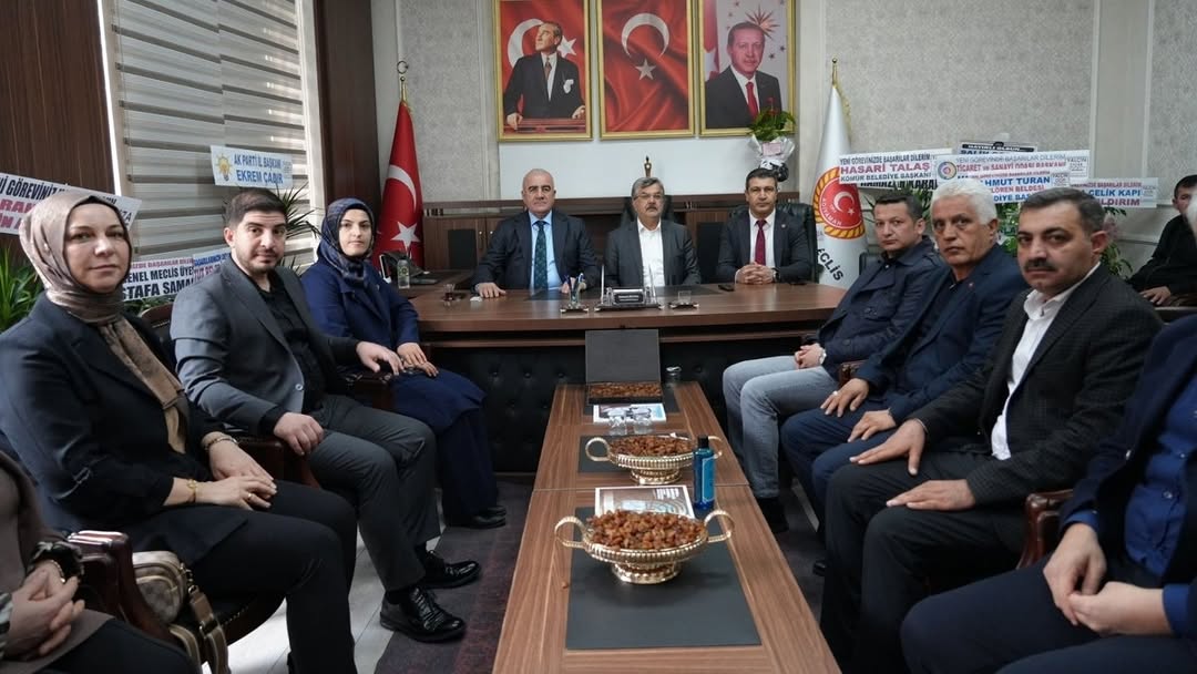 AK Parti Adıyaman Milletvekili Hüseyin Özhan ve Parti Teşkilatı İl Genel Meclis Başkanı Mehmet Kılınç'ı Ziyaret Etti