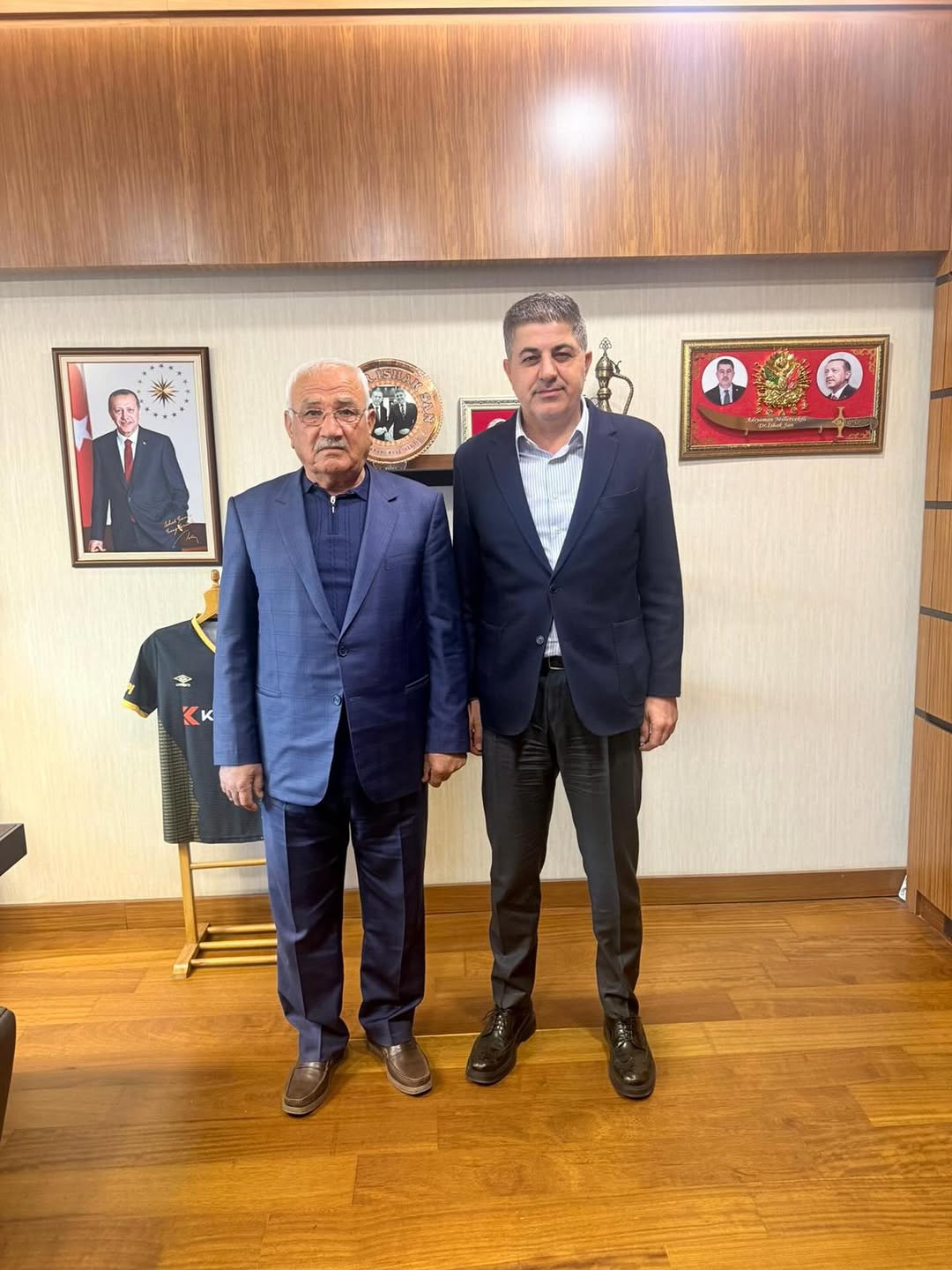 TBMM Başkanlık Divan Katip Üyesi Doç. Dr. İshak Şan'dan Ziya Tamer'e Teşekkür