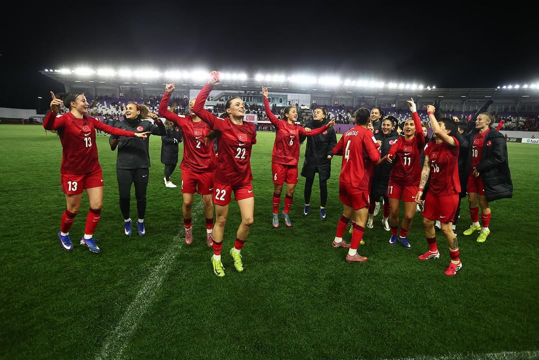 Kadın A Millî Takımımız FIFA Sıralamasında Yükseldi