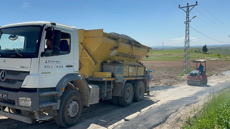Adıyaman Belediyesi'nin Alitaşı Mahallesi'nde Yol Tadilat Çalışmaları Devam Ediyor