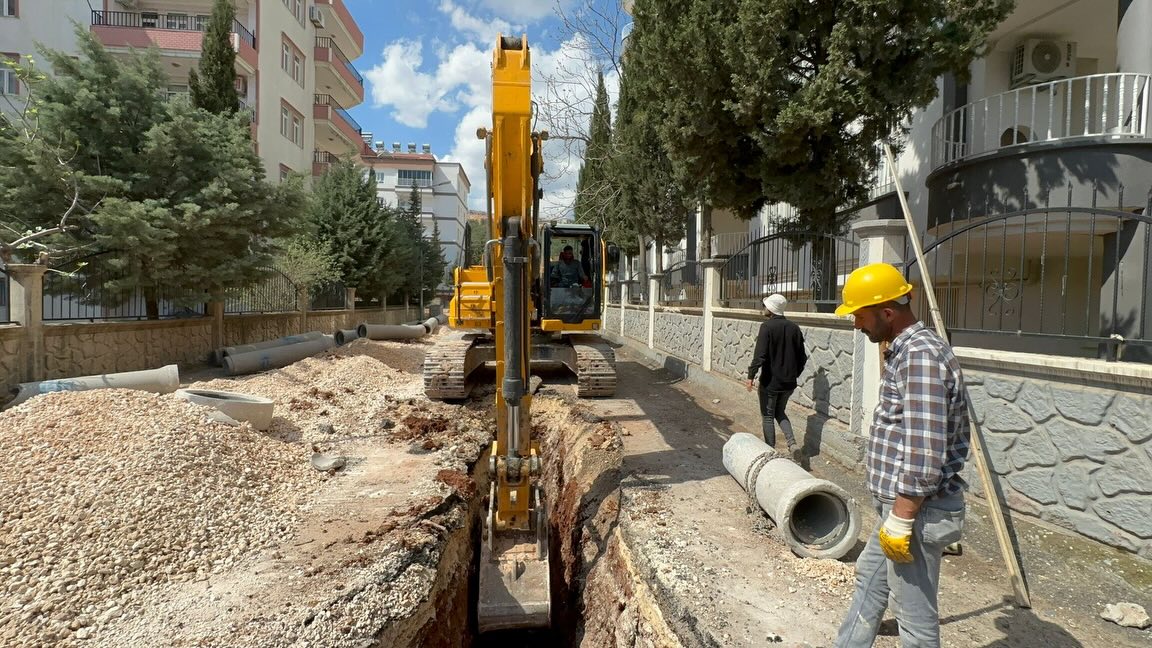 Adıyaman Belediyesi Kanalizasyon Hattı Yenileme Çalışmalarını Sürdürüyor