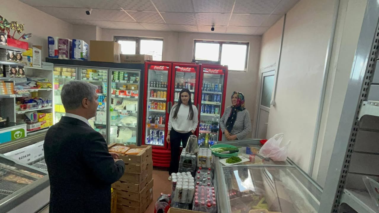 Besni Belediye Başkanı Reşit Alkan, Deprem Konutlarındaki Esnafları Ziyaret Etti