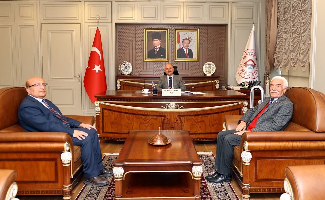 Adıyaman Valiliği'nden Önemli Ziyaret: Vali Dr. Osman Varol, Alevi Kanaat Önderi ve Dernek Başkanı İle Buluştu