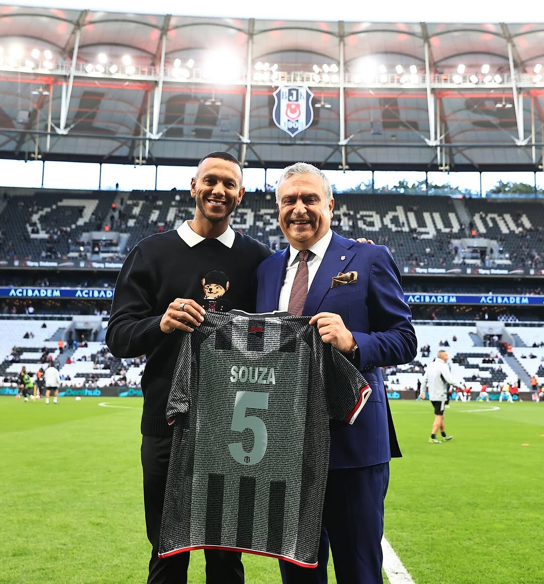 Beşiktaş'ın Eski Futbolcusu Josef de Souza'ya Törenle Teşekkür
