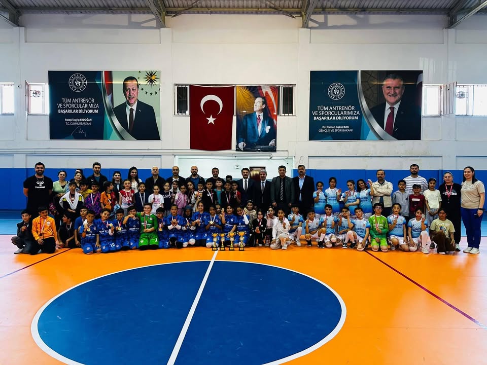 Besni Belediyesi'nin Geleneksel Çocuk Oyunları İlçe Finalleri Etkinliği