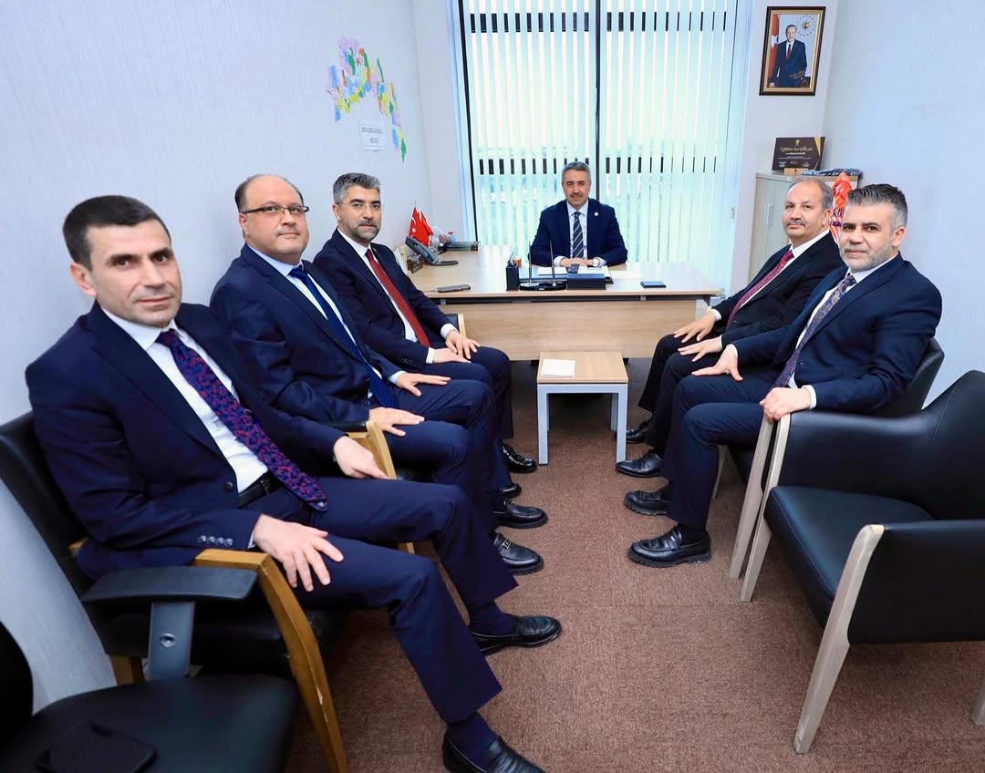 AK Parti Genel Merkezi'ne Ziyaretler Devam Ediyor