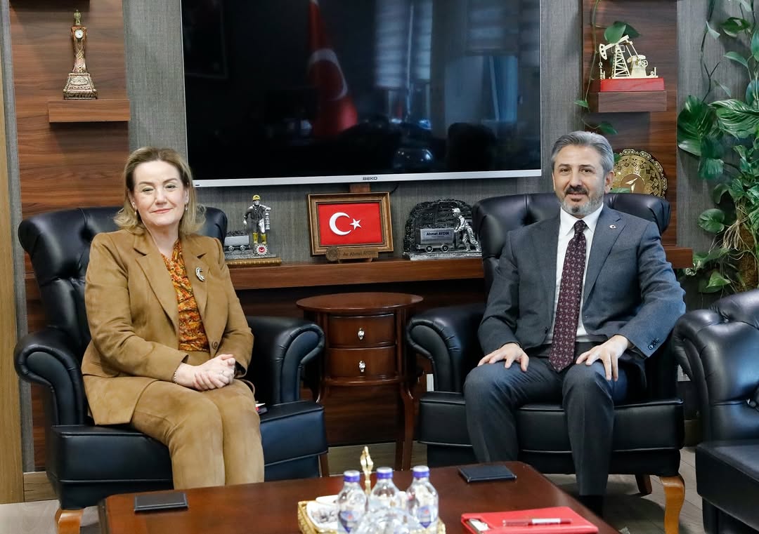 Çalışma ve Sosyal Güvenlik Bakan Yardımcısı Ahmet Aydın, Etimesgut Kaymakamı Sn. Özlem Bozkurt Gevrek'i Bakanlıkta Ağırladı