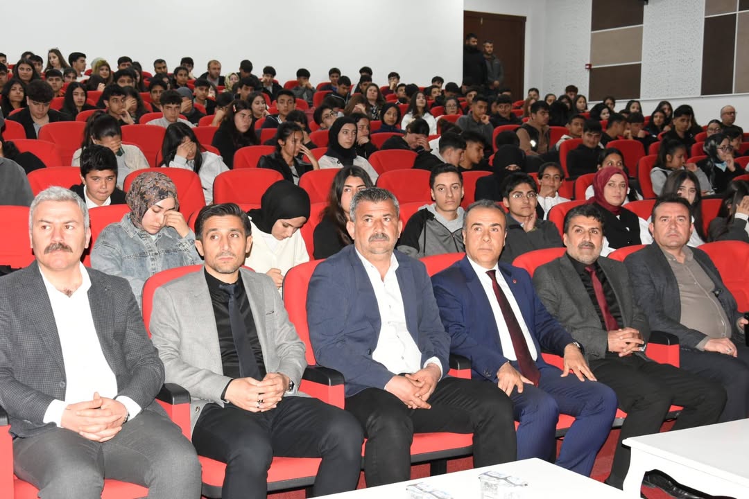 Besni Belediyesi'nin Şiiri Güzel Okuma Yarışması Katılımı