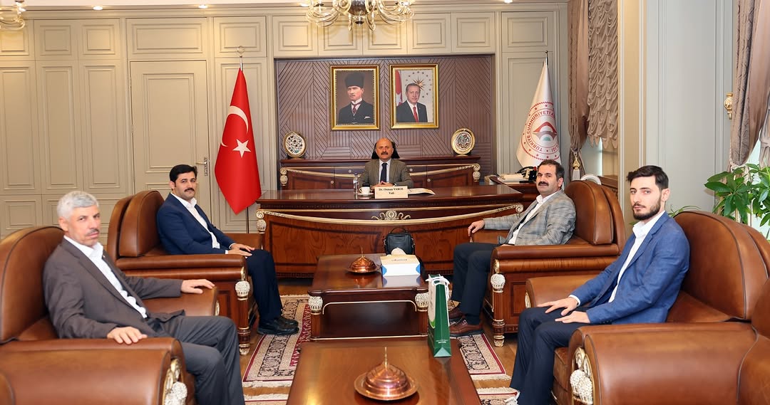 Valimiz Dr. Osman Varol, Hayrat Vakfı ve Dernek Temsilcilerini Kabul Etti
