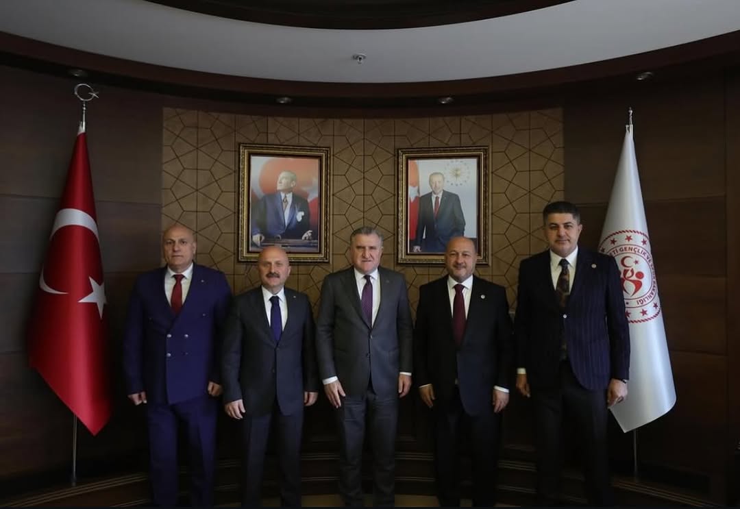 Kahta'ya Yeni İlçe Stadı Müjdesi - Kahta02 Spor Kulübü