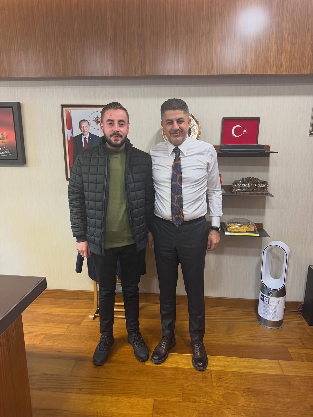 TBMM Başkanlık Divanı Üyesi Doç. Dr. İshak Şan'dan Baran Çetinkaya'ya Teşekkür