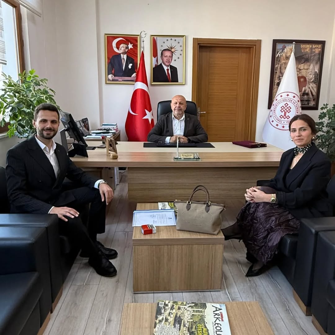 Esdent Klinik Yöneticisi ve Diş Hekimi İl Müdürüne Nezaket Ziyaretinde Bulundu