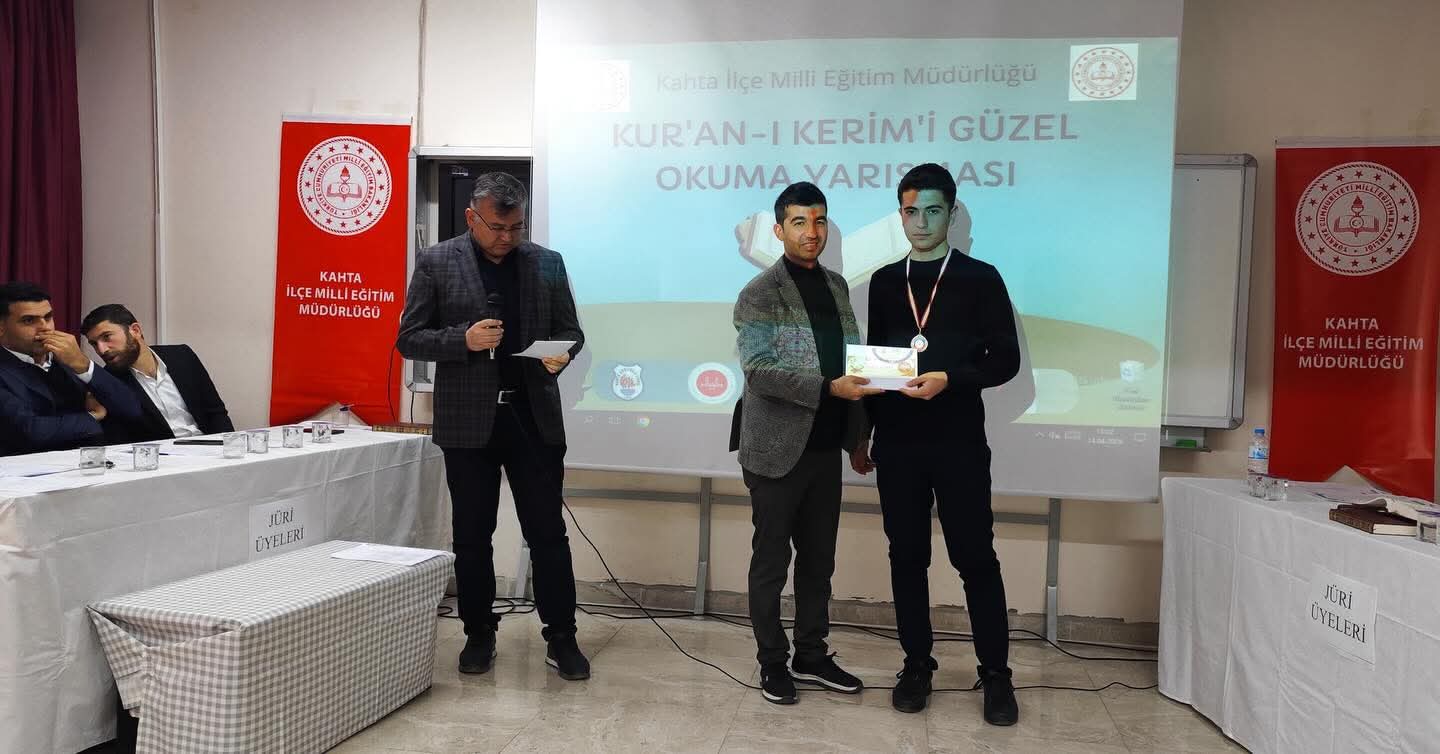 Kahta İlçe Milli Eğitim Müdürlüğü Tarafından Kur'an-ı Kerimi Güzel Okuma Yarışması Yapıldı