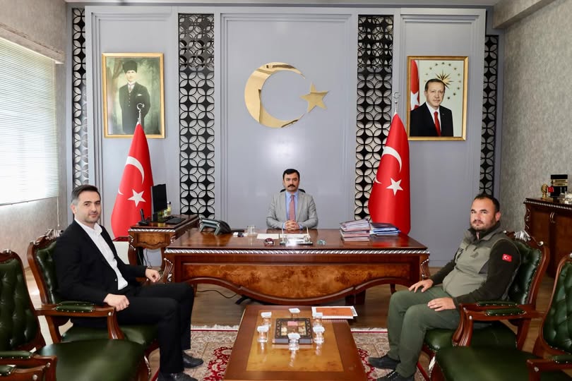 Adıyaman Doğa Koruma ve Milli Parklar Müdürü Dengir TURANLI, Kahta Kaymakamı Muhammed Üsame SOYSAL’ı makamında ziyaret etti.