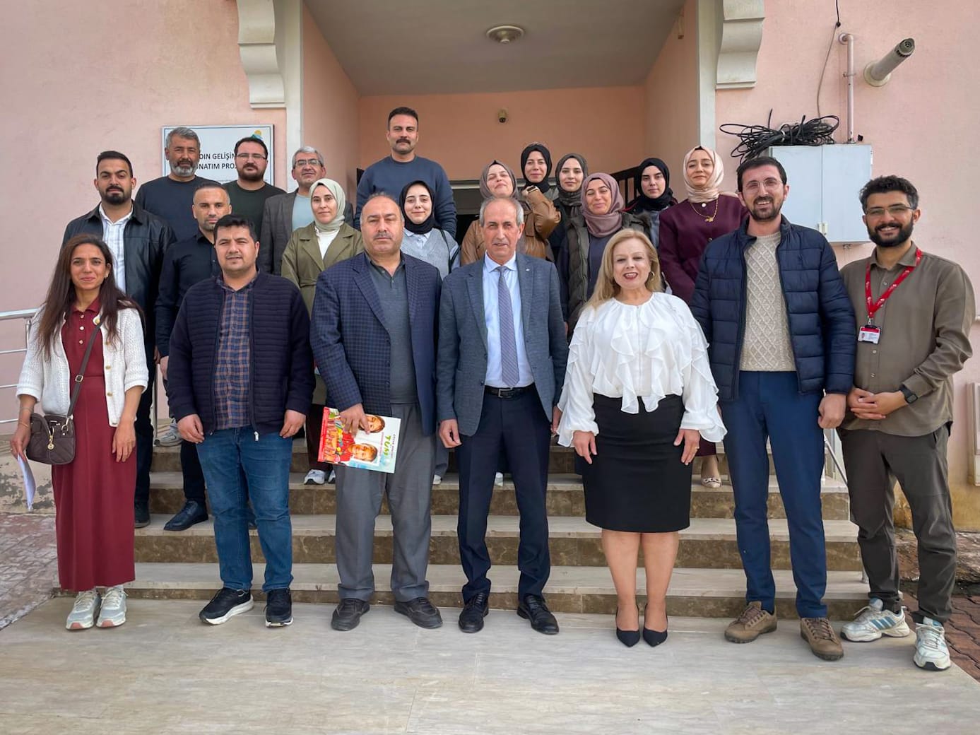 İlçemizdeki kamu kurum personeline yönelik I. Psikolojik İlk Yardım Eğitimi’ni başarıyla gerçekleştirdik.