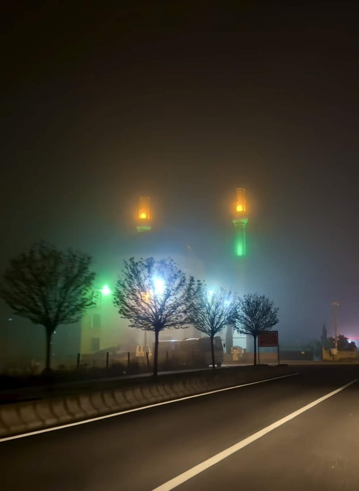 Kahta Şehir Merkezinde Yoğun Sis Nedeniyle Görüş Mesafesi Oluştu