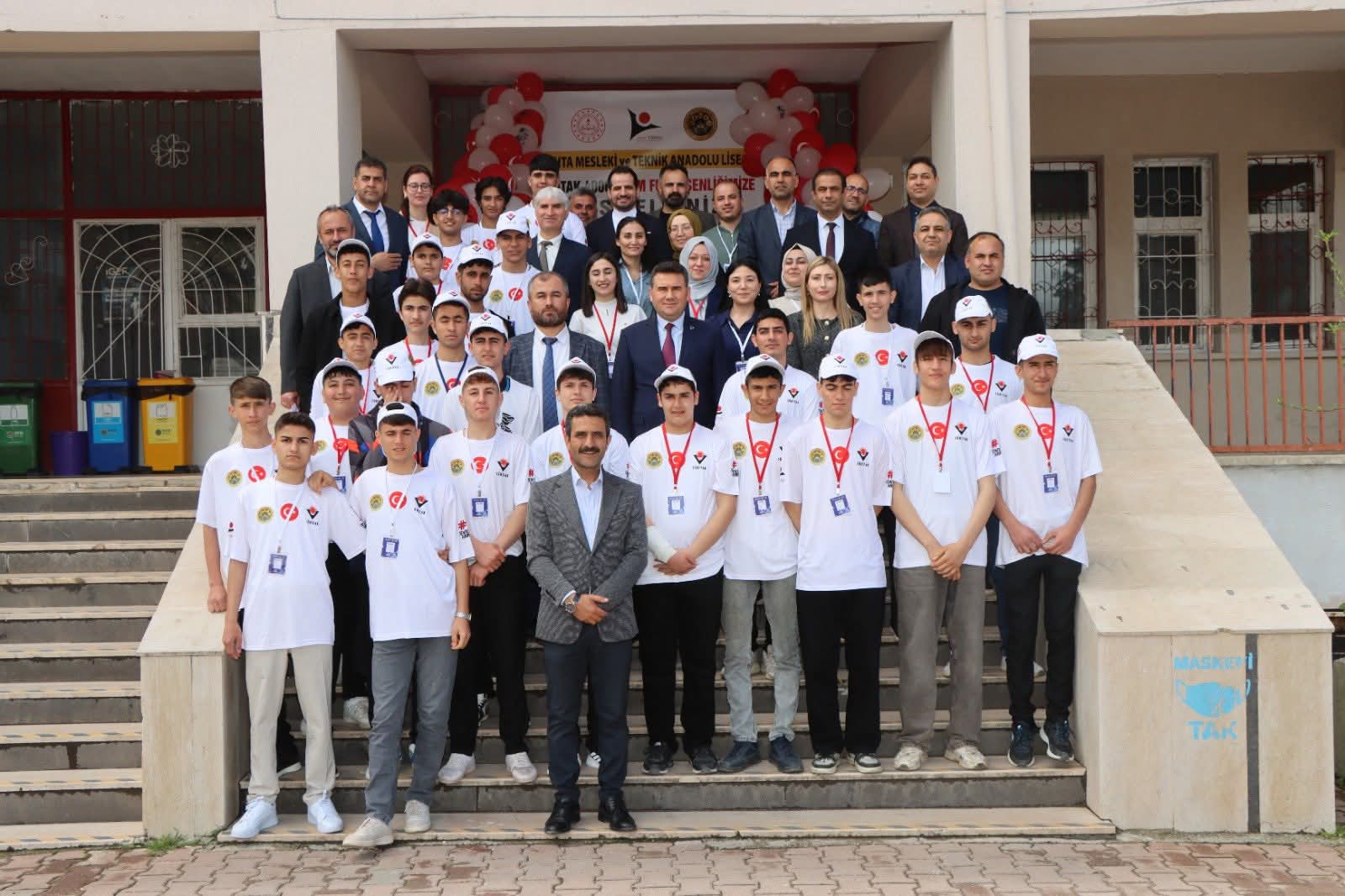 Kahta Mesleki ve Teknik Anadolu Lisesinde TÜBİTAK 4006 Bilim Şenliği Düzenlendi