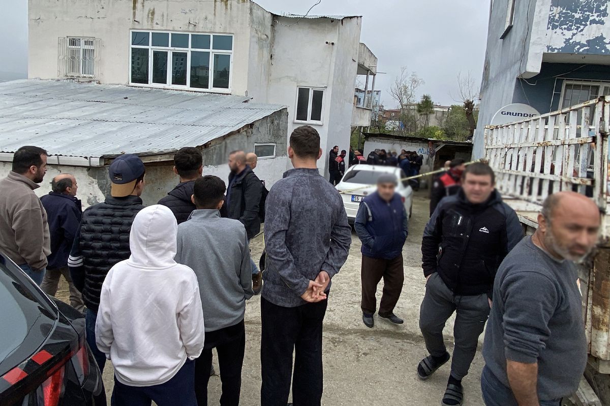 Samsun’da 23 yaşındaki Muhammet Karademir, tartıştığı annesi Ayşe Karademir’i av tüfeğiyle öldürdükten sonra intihar etti