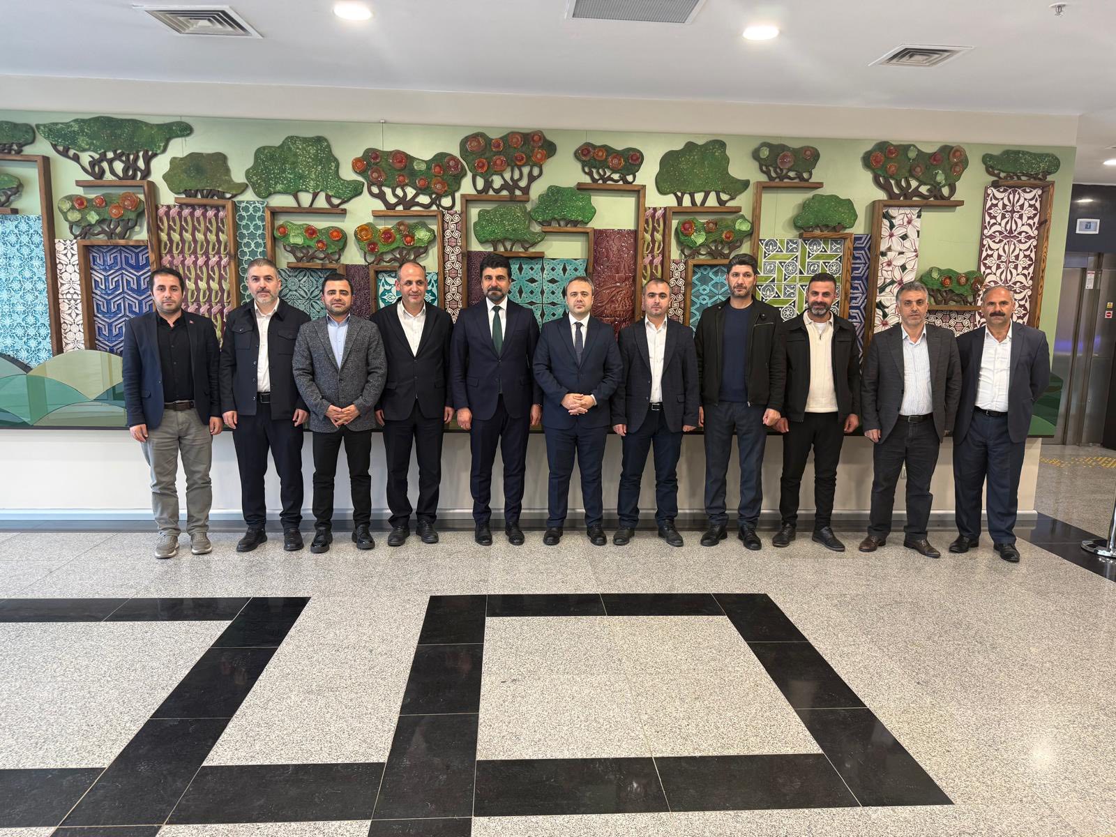 Sincik Gönüllüleri Derneği , Sultangazi Belediyesi Meclis Başkan Vekilliği Görevine Yeniden Seçilen Derneğin Kurucu Başkanı  Cemil Keskin’i Ziyaret Etti