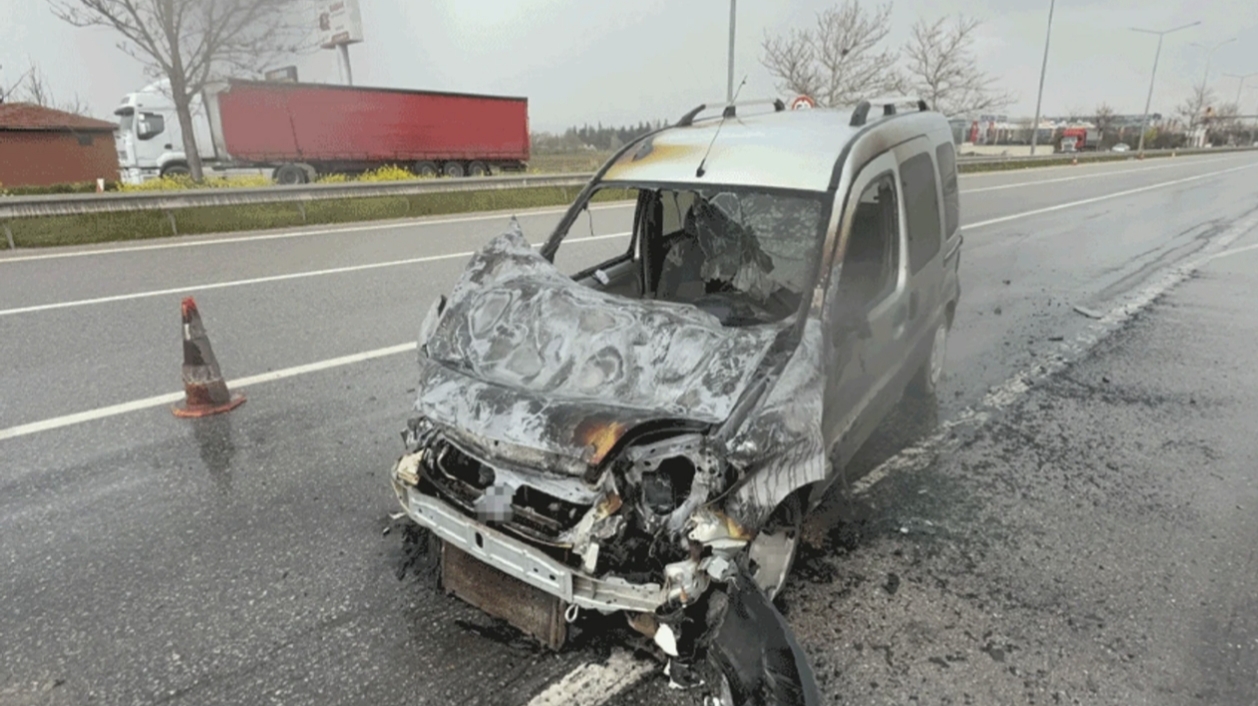 Faciaya Ramak Kaldı , Yanan Araçtan Son Anda Kurtuldu