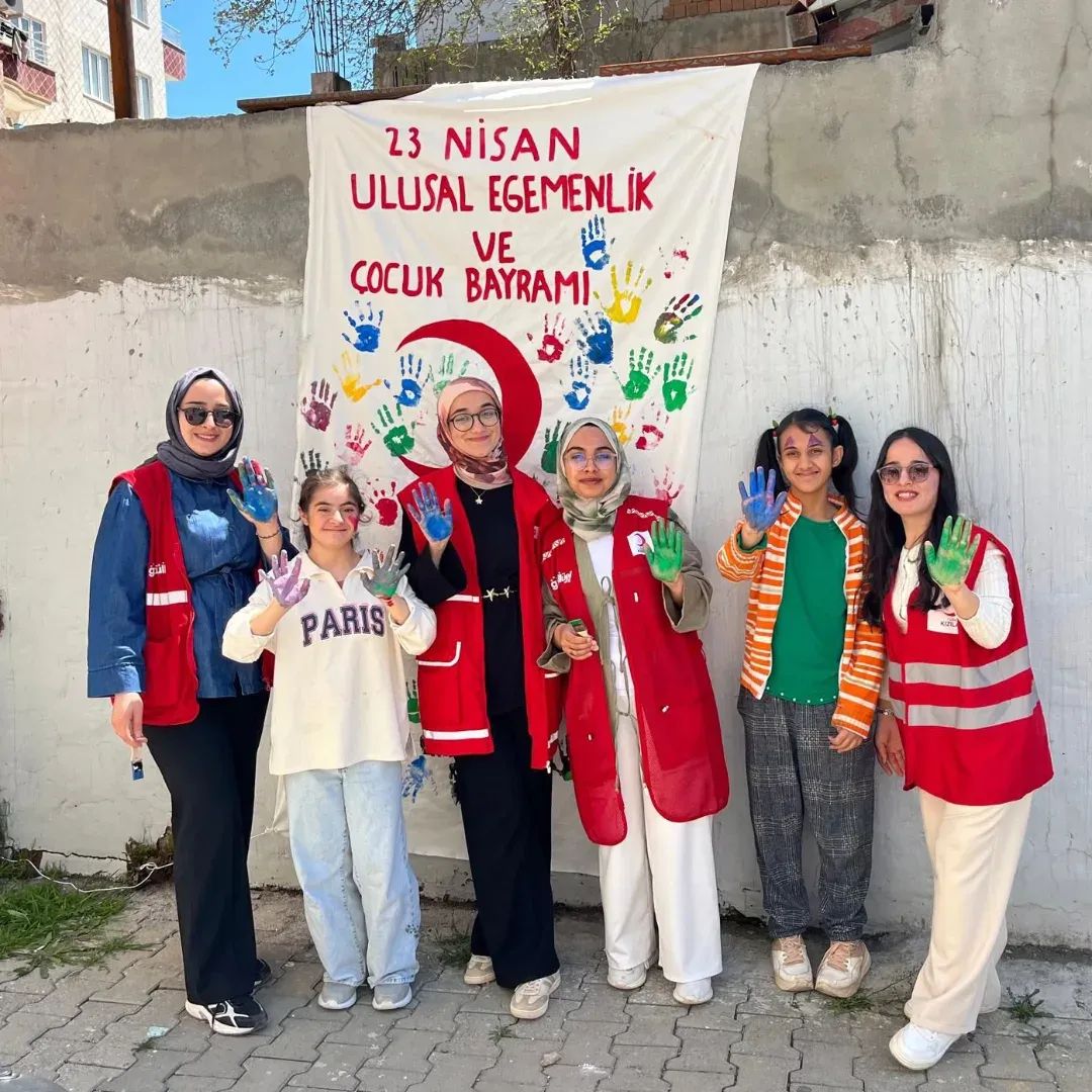 Kahta Kızılay Şubesi Gönüllülere Dokunmaya Devam Ediyor