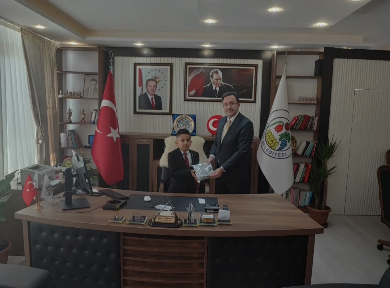 Sincik Belediye Başkanı Makam Koltuğunu Devretti