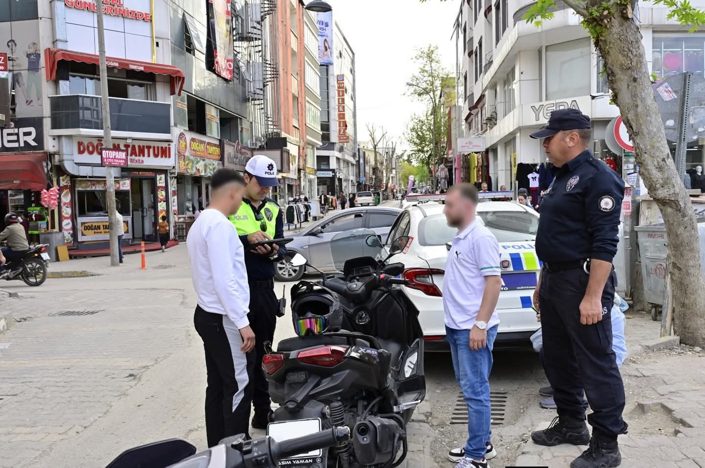 Adıyaman'da Asayiş Uygulaması: 604 Şahıs, 133 Araç ve 145 Motosiklet Kontrol Edildi - 3