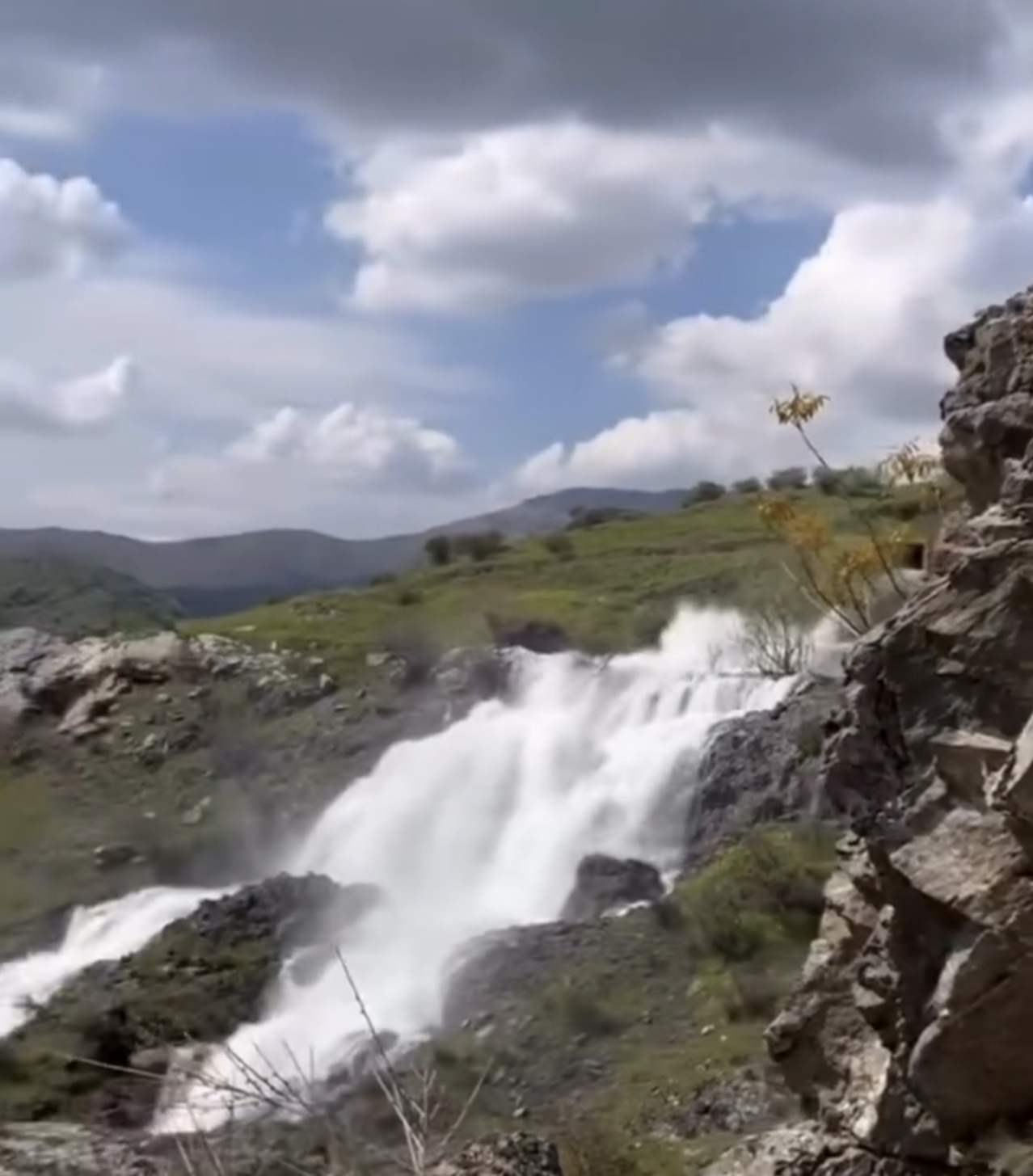 Kahta Değirmenbaşı’nda akan suyun sesiyle, hayatın telaşına kısa bir mola verdik.