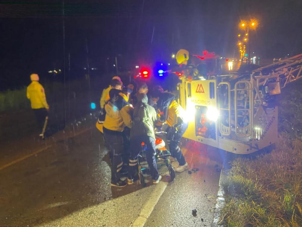 Yolcu otobüsünün devrilmesi sonucu 3 kişi hayatını kaybetti, 26 kişi yaralandı. - 5
