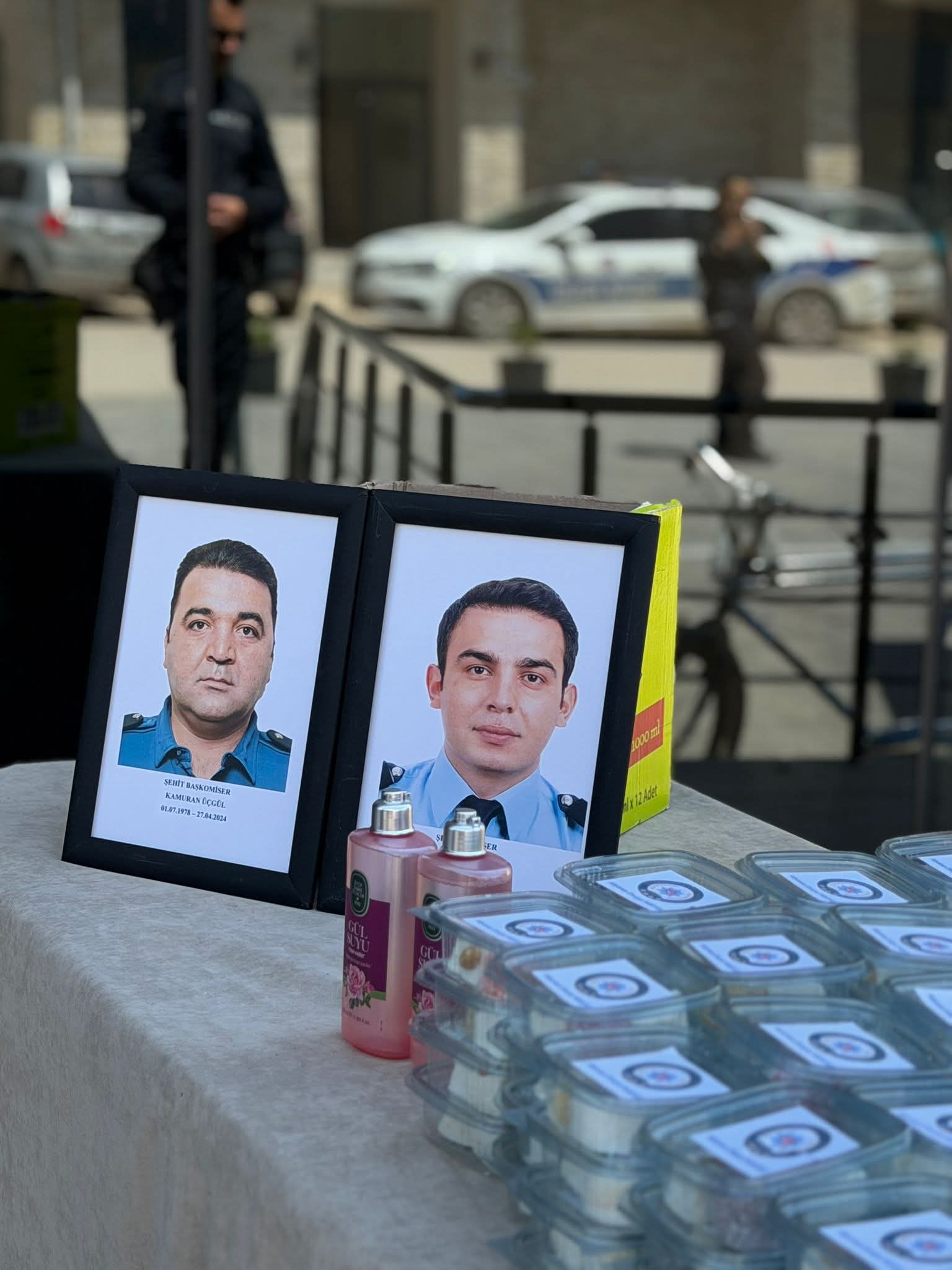 Adıyaman Emniyet Müdürlüğü tarafından, Şehit Başkomiserimiz Kamuran ÜÇGÜL ve Şehit Komiserimiz Gökhan ÖZER’in aziz hatıralarını anmak üzere, Mevlid Programı Düzenlendi - 4