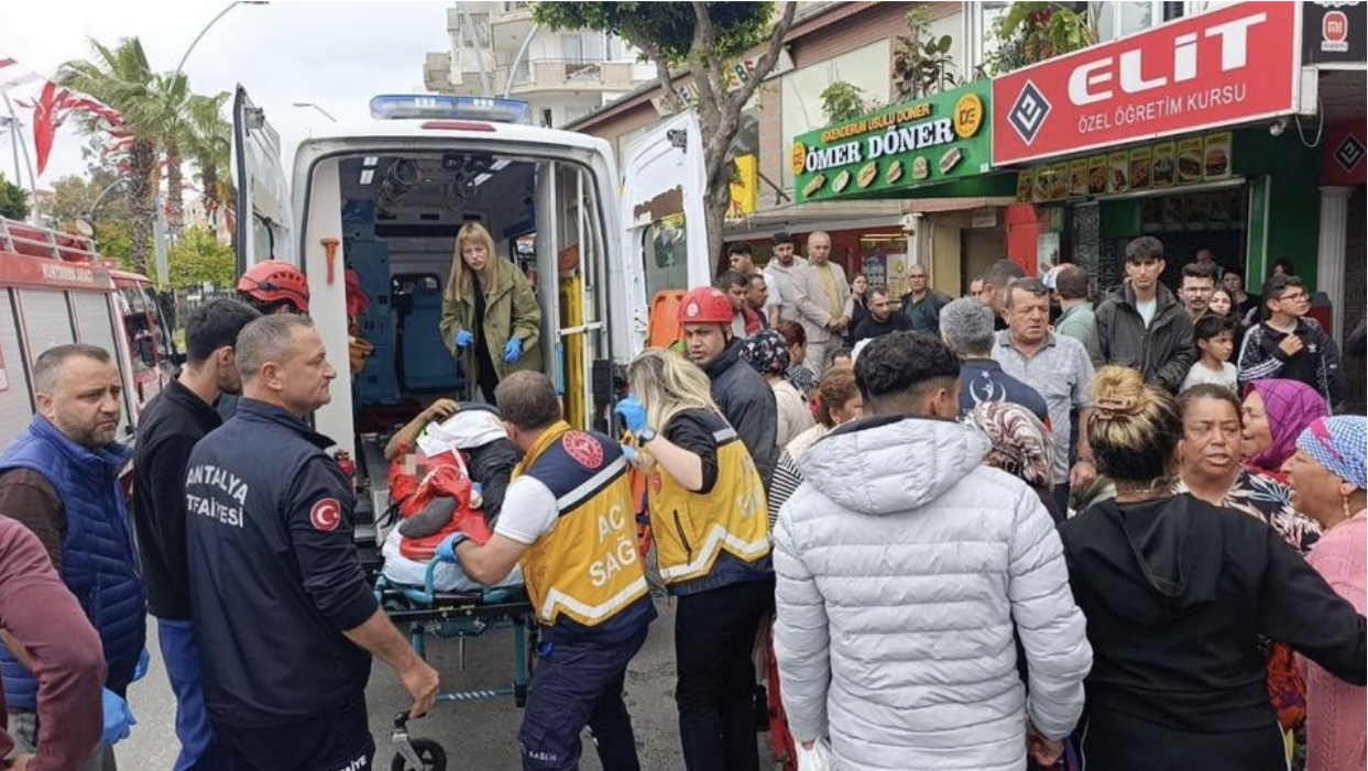 Kırmızı Işık İhlali Sonucunda Ortalık Savaş Alanına Döndü - 4